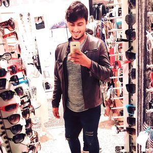 Meet your Posher, Javi